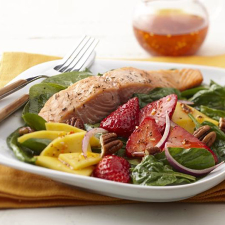 Spinach Salad with Strawberries and Mangoes